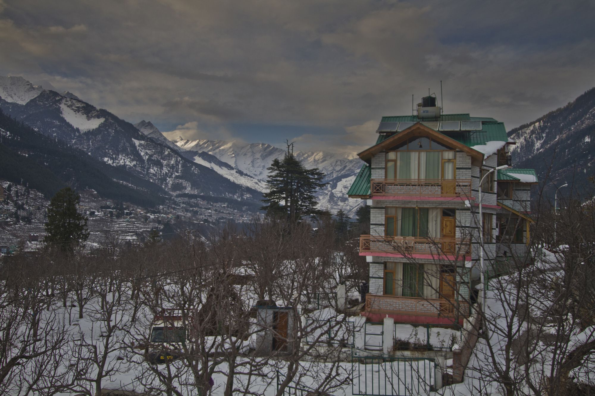 Hotel Mountain Face Manali  Exterior photo